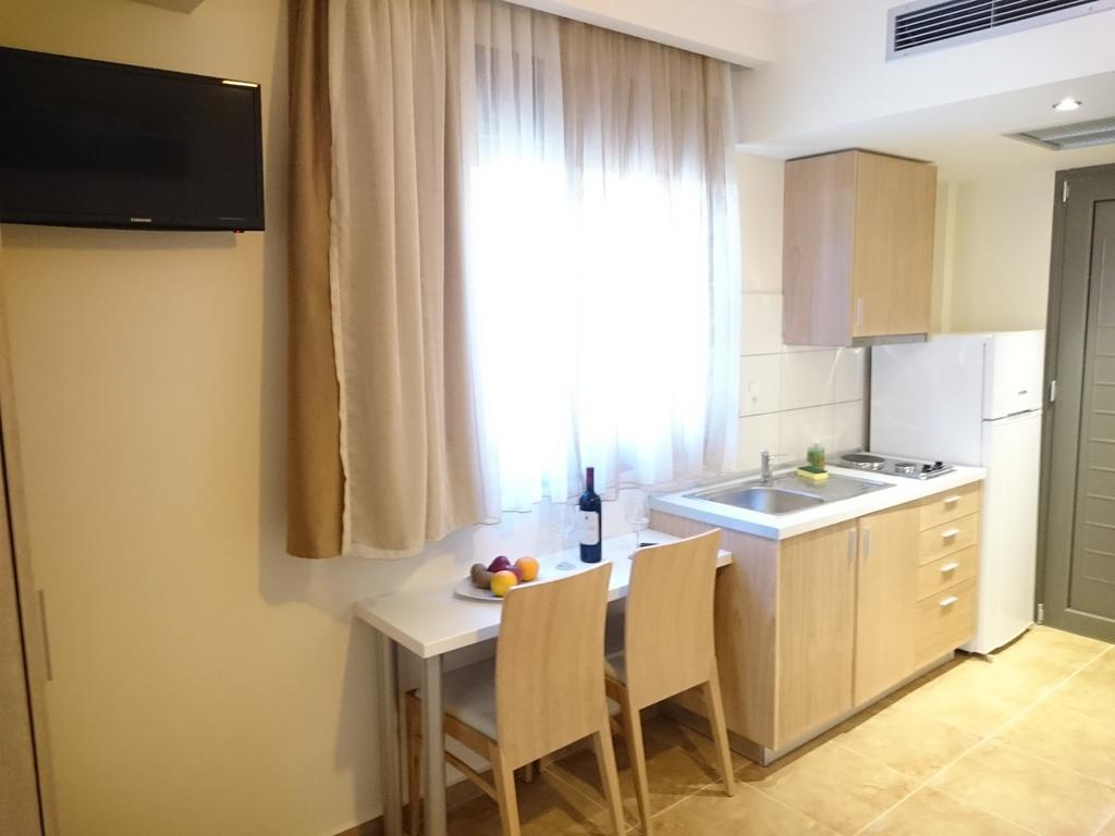 Artemis Plaza Aparthotel อาเกีย ปาราสเควิ ห้อง รูปภาพ