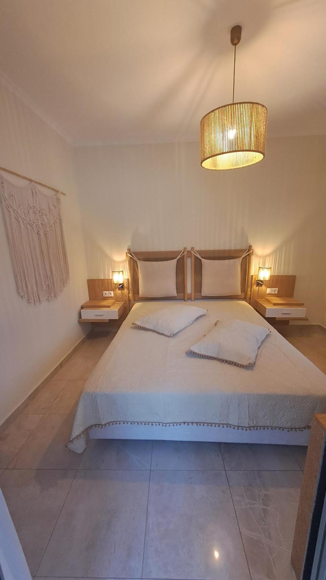 Artemis Plaza Aparthotel อาเกีย ปาราสเควิ ภายนอก รูปภาพ