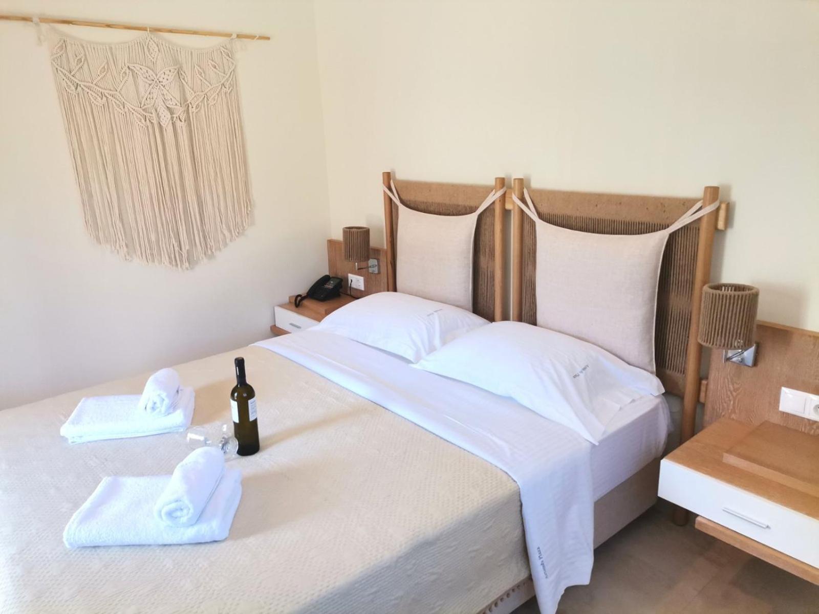 Artemis Plaza Aparthotel อาเกีย ปาราสเควิ ภายนอก รูปภาพ