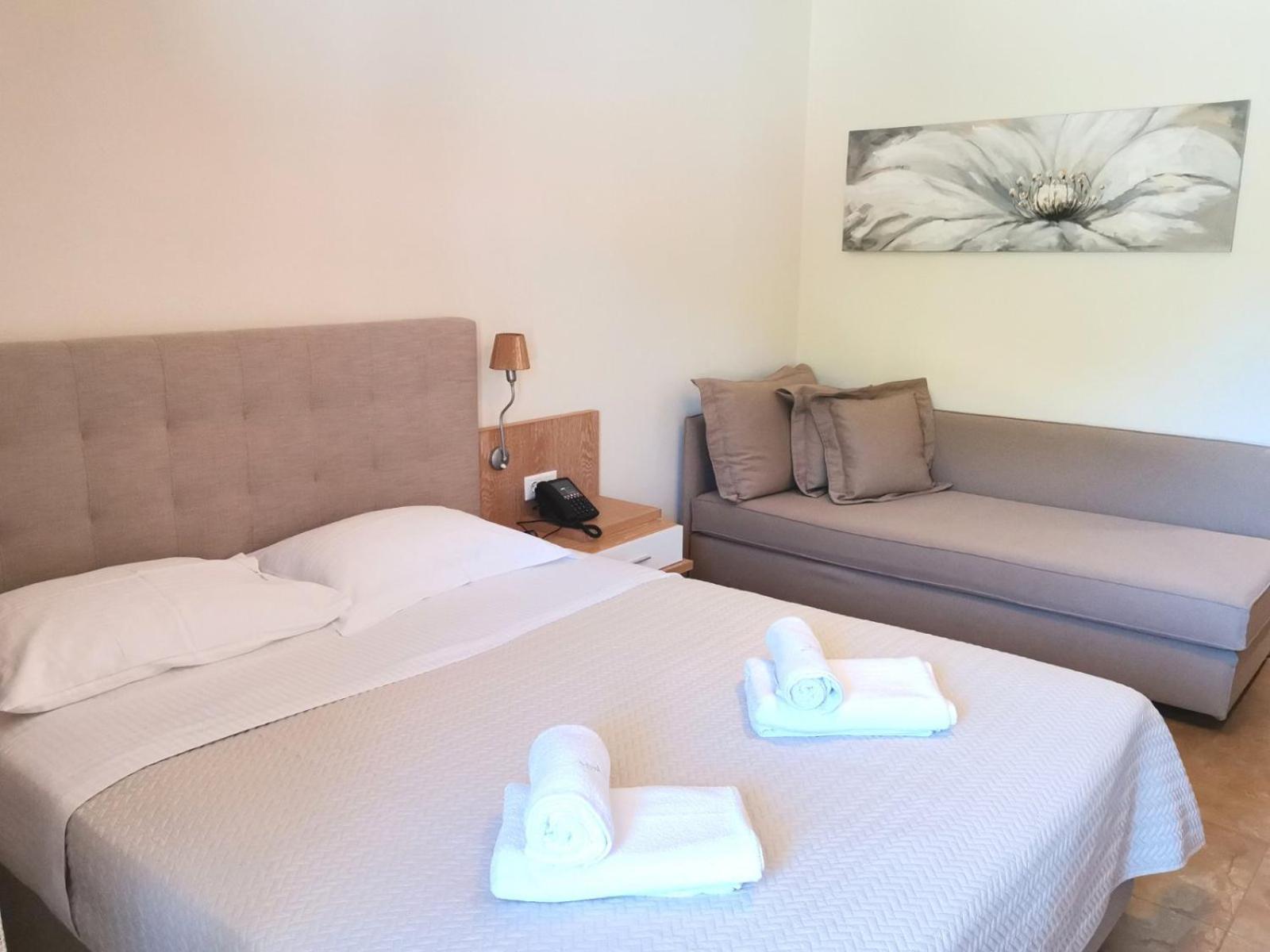 Artemis Plaza Aparthotel อาเกีย ปาราสเควิ ภายนอก รูปภาพ