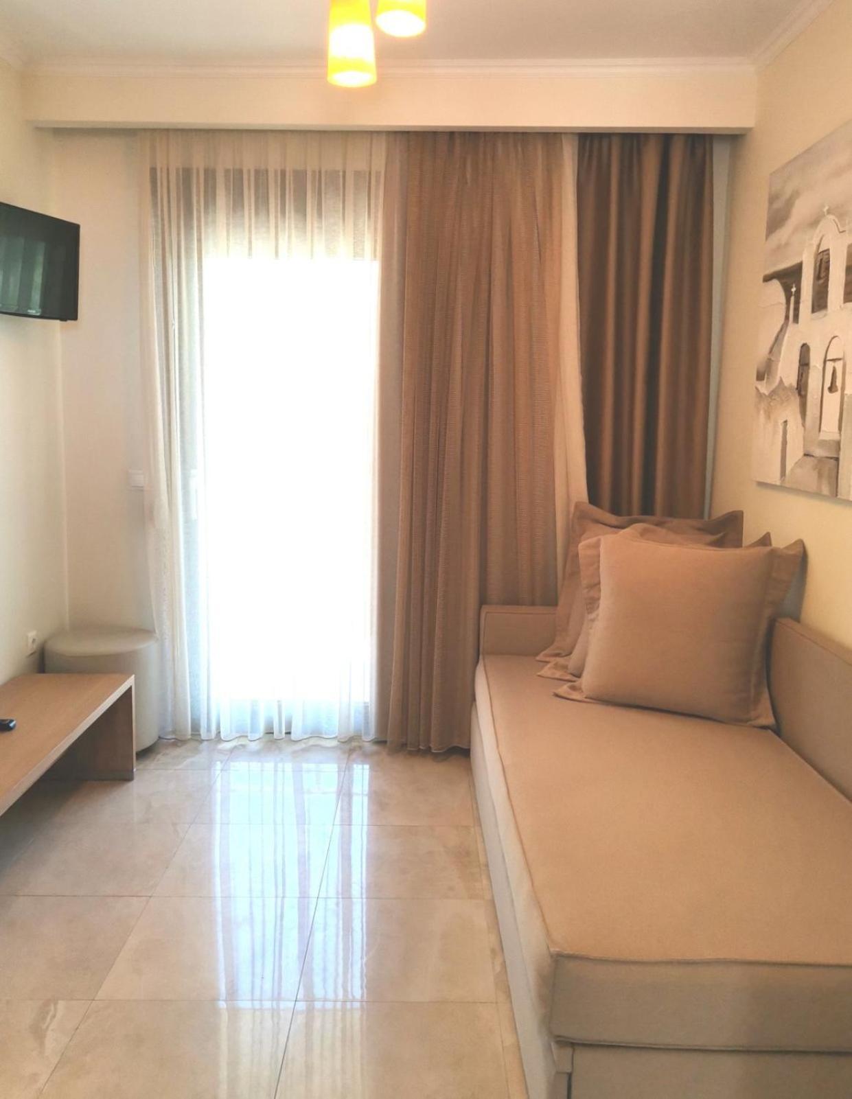 Artemis Plaza Aparthotel อาเกีย ปาราสเควิ ภายนอก รูปภาพ