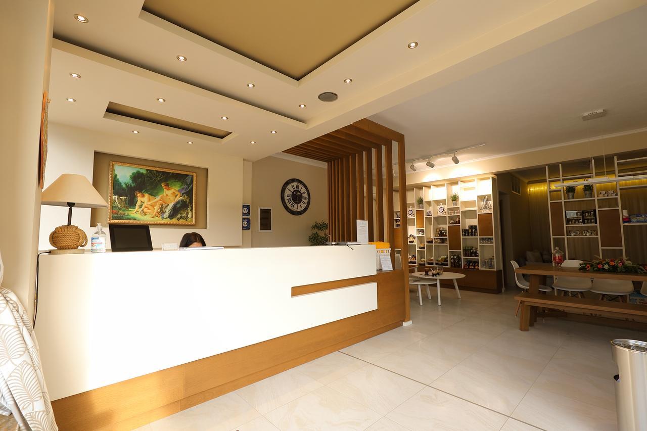 Artemis Plaza Aparthotel อาเกีย ปาราสเควิ ภายนอก รูปภาพ