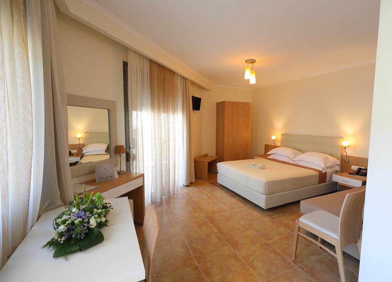 Artemis Plaza Aparthotel อาเกีย ปาราสเควิ ภายนอก รูปภาพ