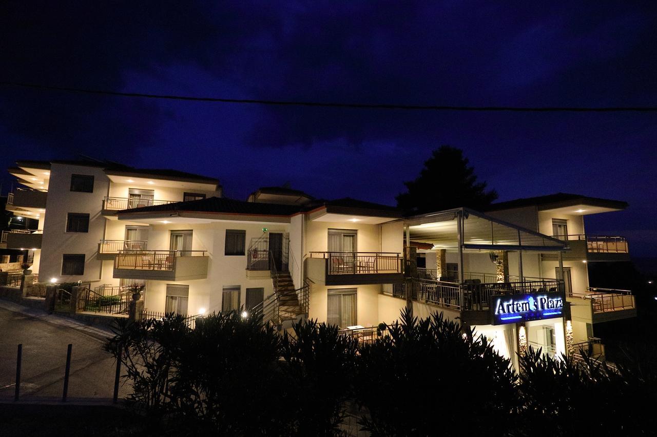 Artemis Plaza Aparthotel อาเกีย ปาราสเควิ ภายนอก รูปภาพ
